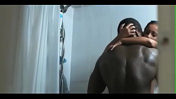 50 Cent dicks down bad bitch in shower